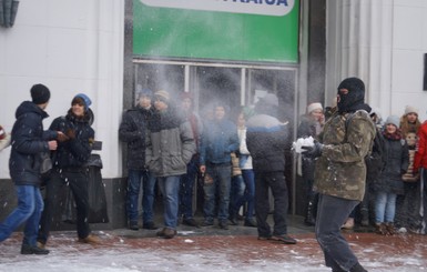 В Киеве прошла снежная битва