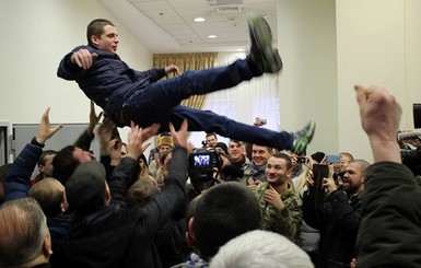 Подозреваемому в убийстве Бузины Медведько смягчили меру пресечения