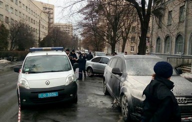 В Киеве подожгли машину адвоката подозреваемых в убийстве Бузины