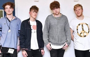 Музыканты группы Viola Beach погибли в аварии 