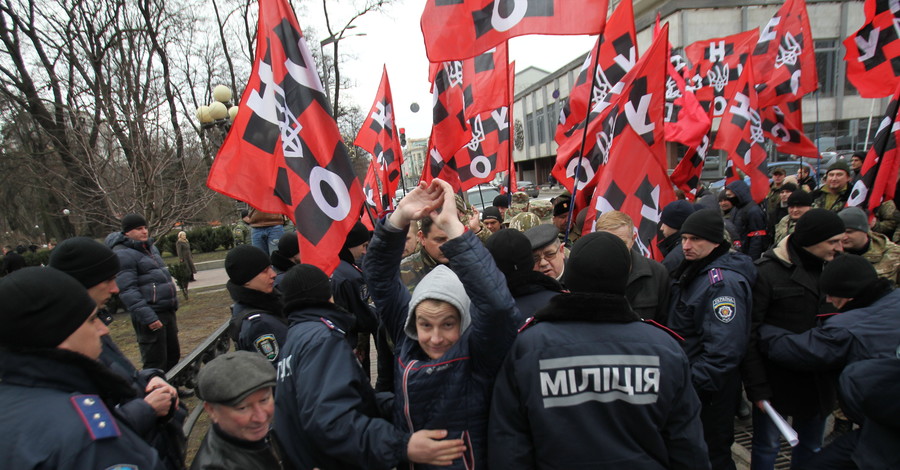 Из-за митинга у Рады задействовали три тысячи правоохранителей