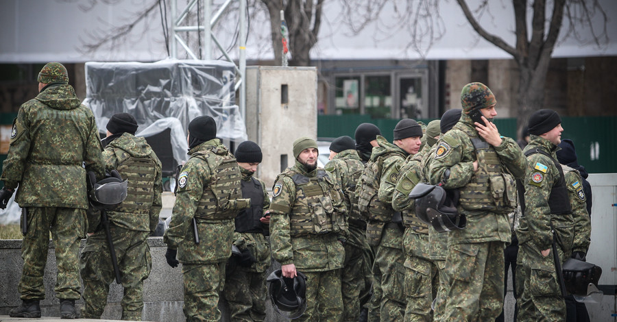 Колонна активистов направилась на Софийскую площадь