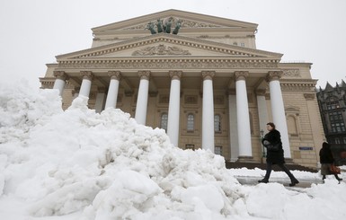 Москву накрыла метель, отменено около сотни авиарейсов