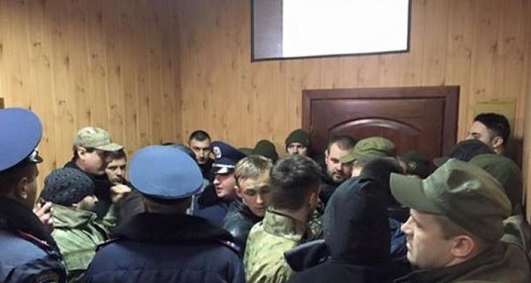 В Одессе устроили потасовку на суде по событиям 2 мая, есть пострадавшие