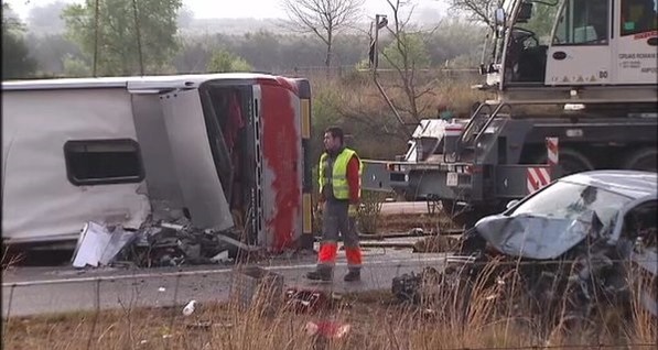 В Испании в аварию попал автобус со студентами, пострадали украинцы