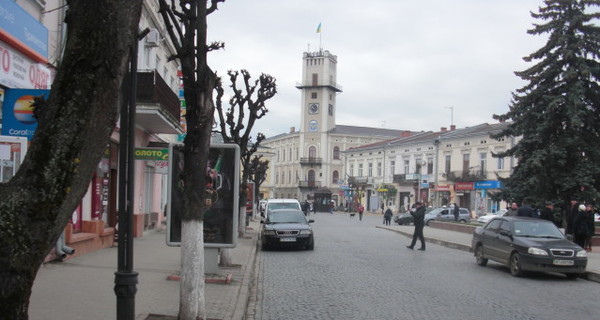 В Коломые в центре города расстреляли иномарку