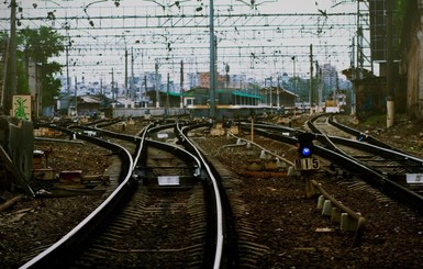 Возле Ужгорода под поездом погиб девятиклассник