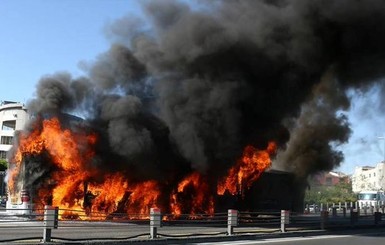 В центре Стамбула взорвался автобус