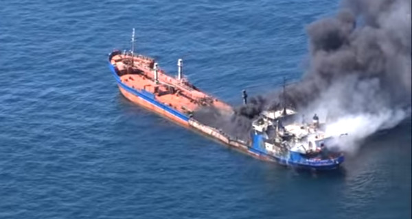 Появилось видео, как российский танкер в Каспийском море горел