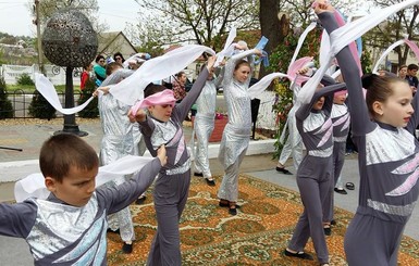 Создатель памятника Стиву Джобсу 