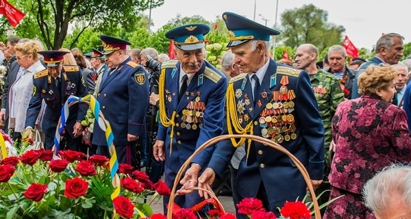 Поздравления с 9 мая ветеранам в стихах