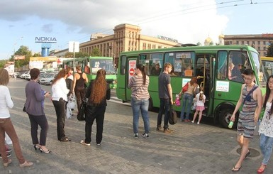 В Днепропетровске на поминальные дни пустят дополнительный транспорт