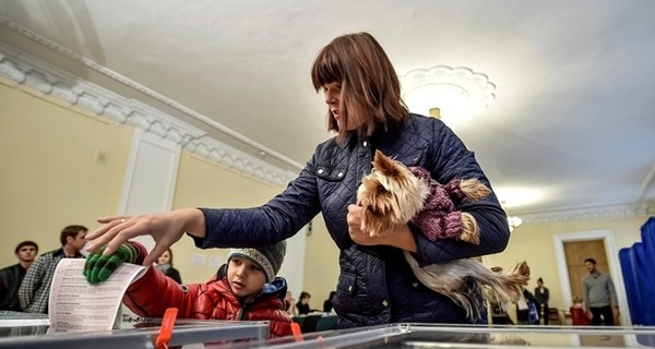 В ЦИК заявили, что провести честные довыборы в Раду не помогут даже 12 апостолов