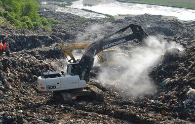 Под Львовом на мусорной свалке нашли тело последнего спасателя