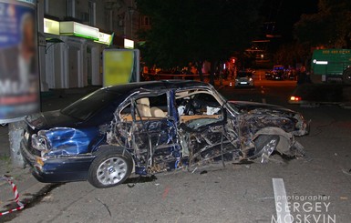 В центре Днепра девушка на БМВ убила человека на остановке