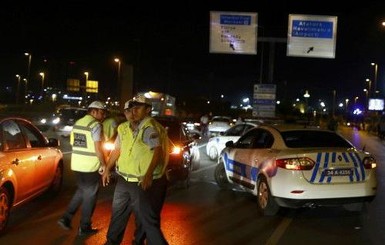 Во время взрывов в Стамбуле погибли 28 человек