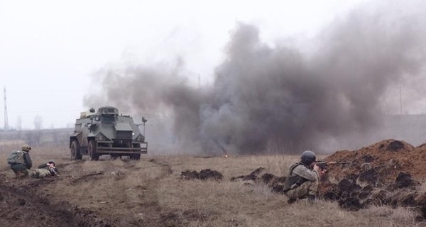 Волонтер: в Луганской области подорвался БМП с военными