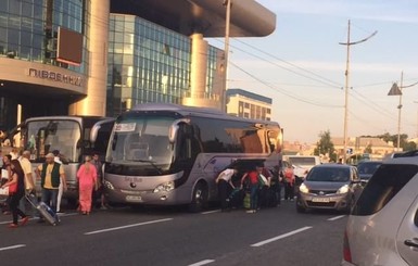 Возле киевского жд-вокзала транспорт будет останавливаться по-новому