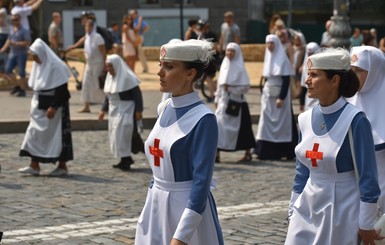 Медики на крестном ходе: 