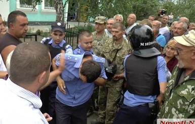 Подозреваемые в убийстве жителя Кривого Озера прошли переаттестацию полиции