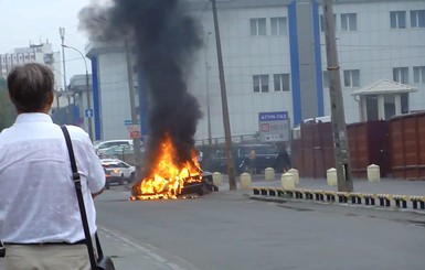 В Киеве на ходу загорелся автомобиль