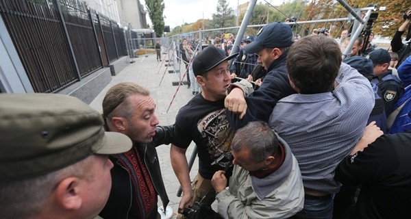 Выборы в Госдуму: Нацгвардейцев обзывали 