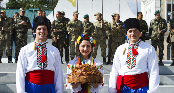 Как в Харькове встречали паралимпийцев: фоторепортаж