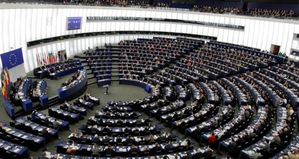 Европарламент призвал Россию отпустить украинского журналиста Сущенко