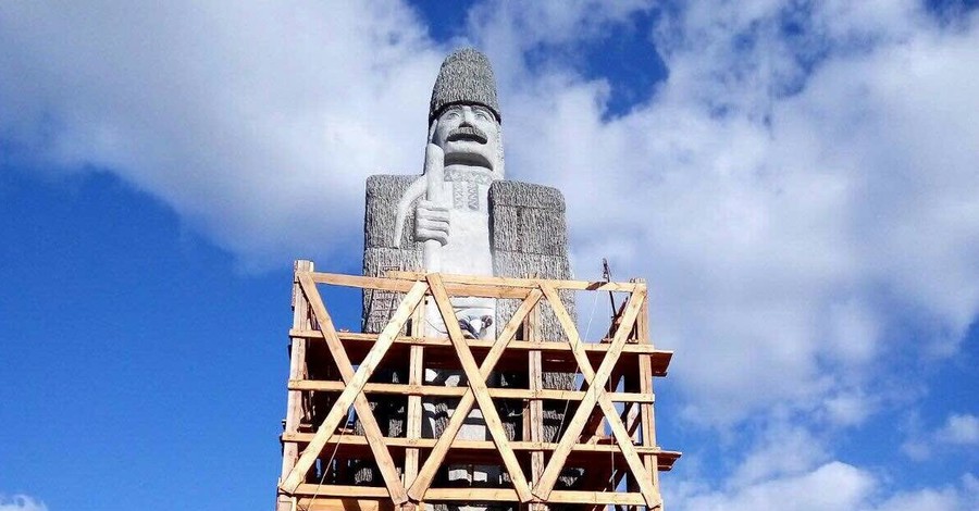 На Одесчине заканчивают строительство самой большой в мире скульптуры овцевода