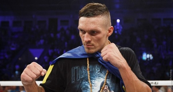 Александр Усик стал боксером года по версии WBO