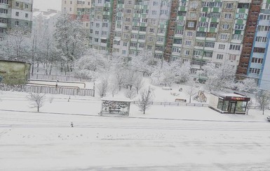 Метели и дожди оставили без света населенные пункты в шести областях