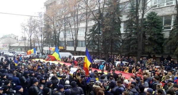 Почему победу  на  выборах в Молдове и Болгарии одержали социалисты