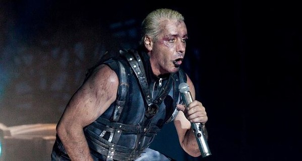 Солист группы Rammstein Тилль Линдерманн: 