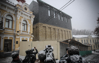 В Киеве показали скандальный фасад Театра на Подоле: фото