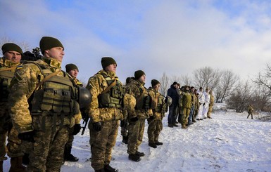 Депутаты урезали зарплаты солдатам-срочникам