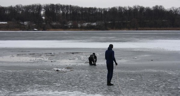 В Запорожье подросток погиб, провалившись под лед