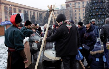 Для днепрян сварили 600 литров бульона