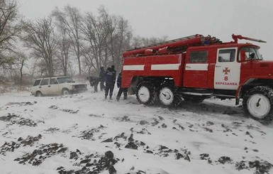 Из-за снегопадов в пяти областях ограничили движение