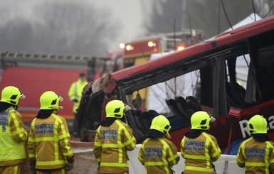 Во Франции автобус вылетел в кювет, погибли четверо