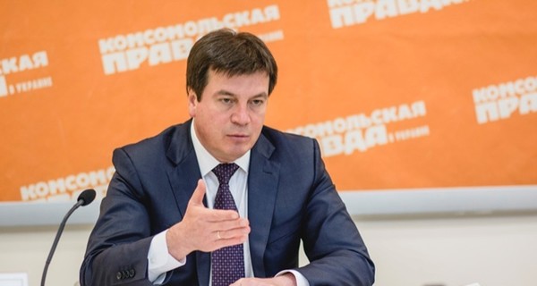 Зубко призвал владельцев кафе бесплатно угощать замерзнувших теплым кофе