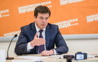 Зубко призвал владельцев кафе бесплатно угощать замерзнувших теплым кофе