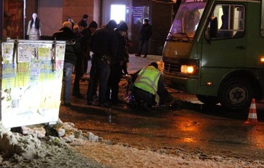 В Днепре маршрутка на переходе сбила человека