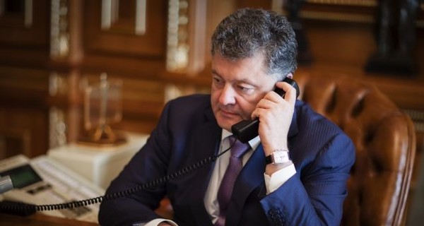 Порошенко, Меркель и Олланд обсудили Минские соглашения и ассоциацию с Евросоюзом