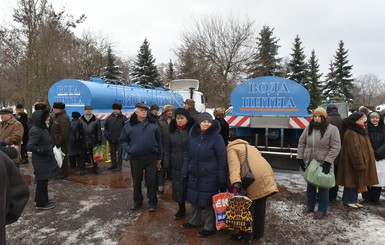 Почему крещенская вода у одних портится, а у других стоит десятилетиями