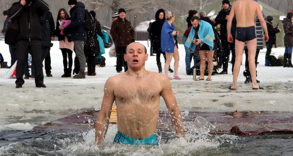 Крещение в Днепре: мороз и солнце!