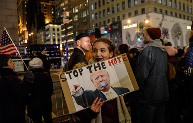 В Вашингтоне произошли столкновения демонстрантов против Трампа и полиции