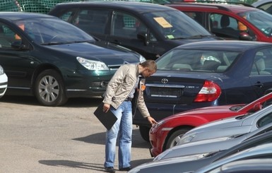 Эксперт: Число автомобилей с иностранной регистрацией преувеличено в 100 раз