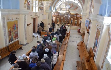 В Тернополе к Нерукотворному лику Христа выстраиваются километровые очереди