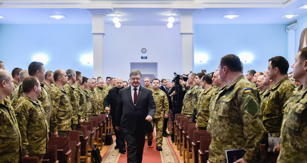 Порошенко рассказал, откуда и как может наступать Россия