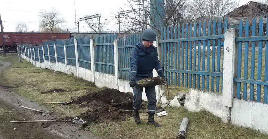 В Балаклее взрывают собранные по городу снаряды